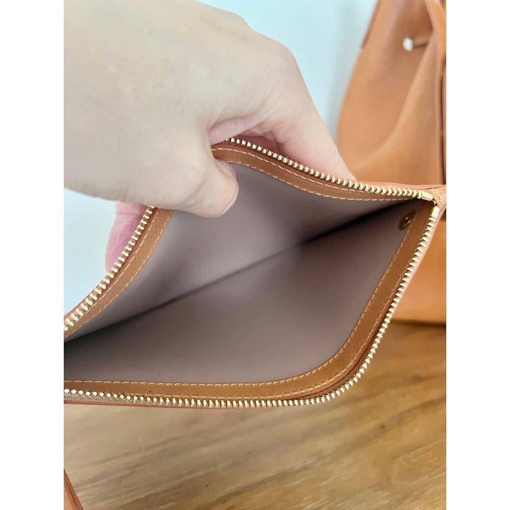 Mansur Gavriel Brown Crossbody Bag with Timeless Design - Picture 7 of 16